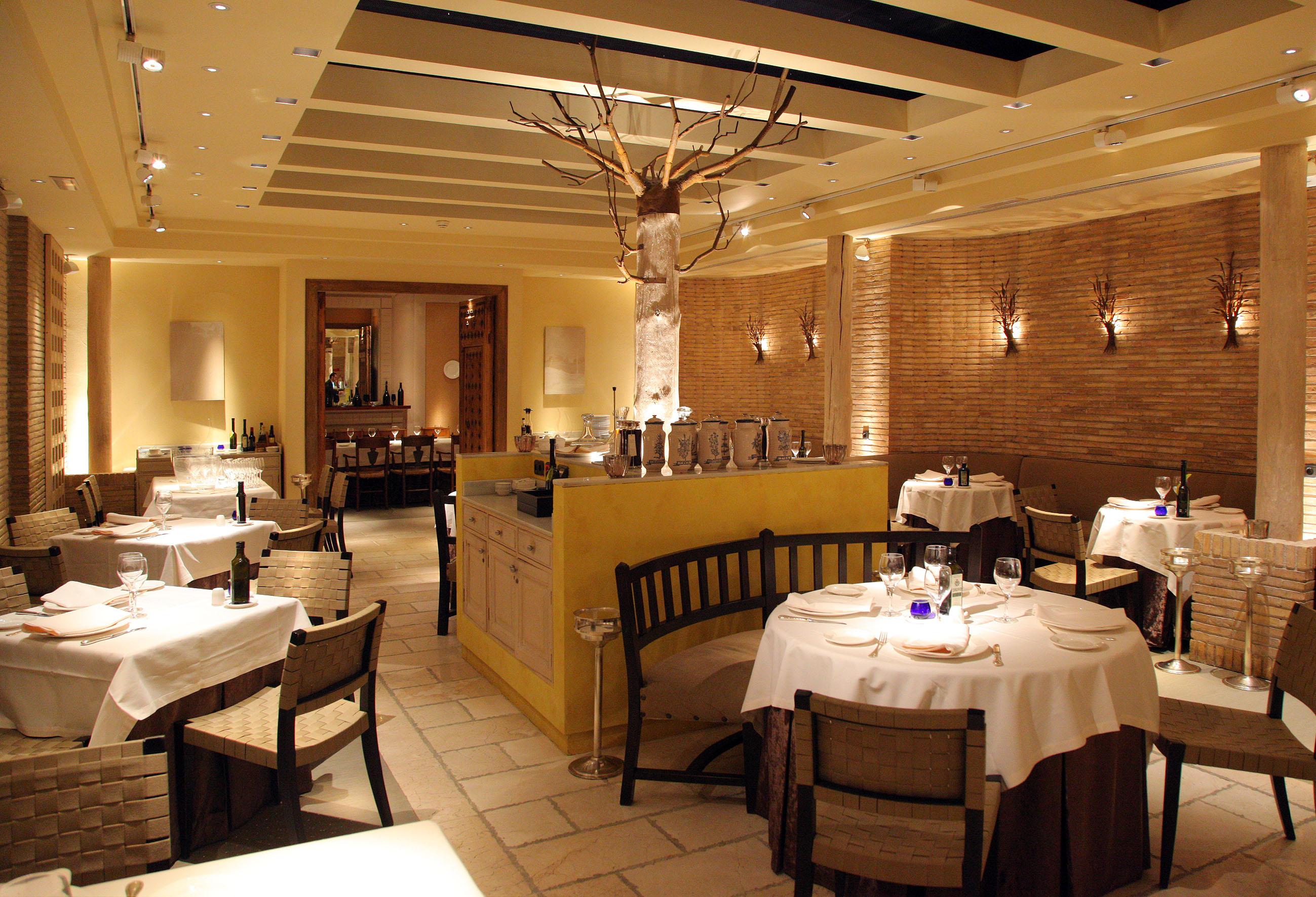 Hotel Palafox Zaragoza Exteriör bild Interior of the restaurant