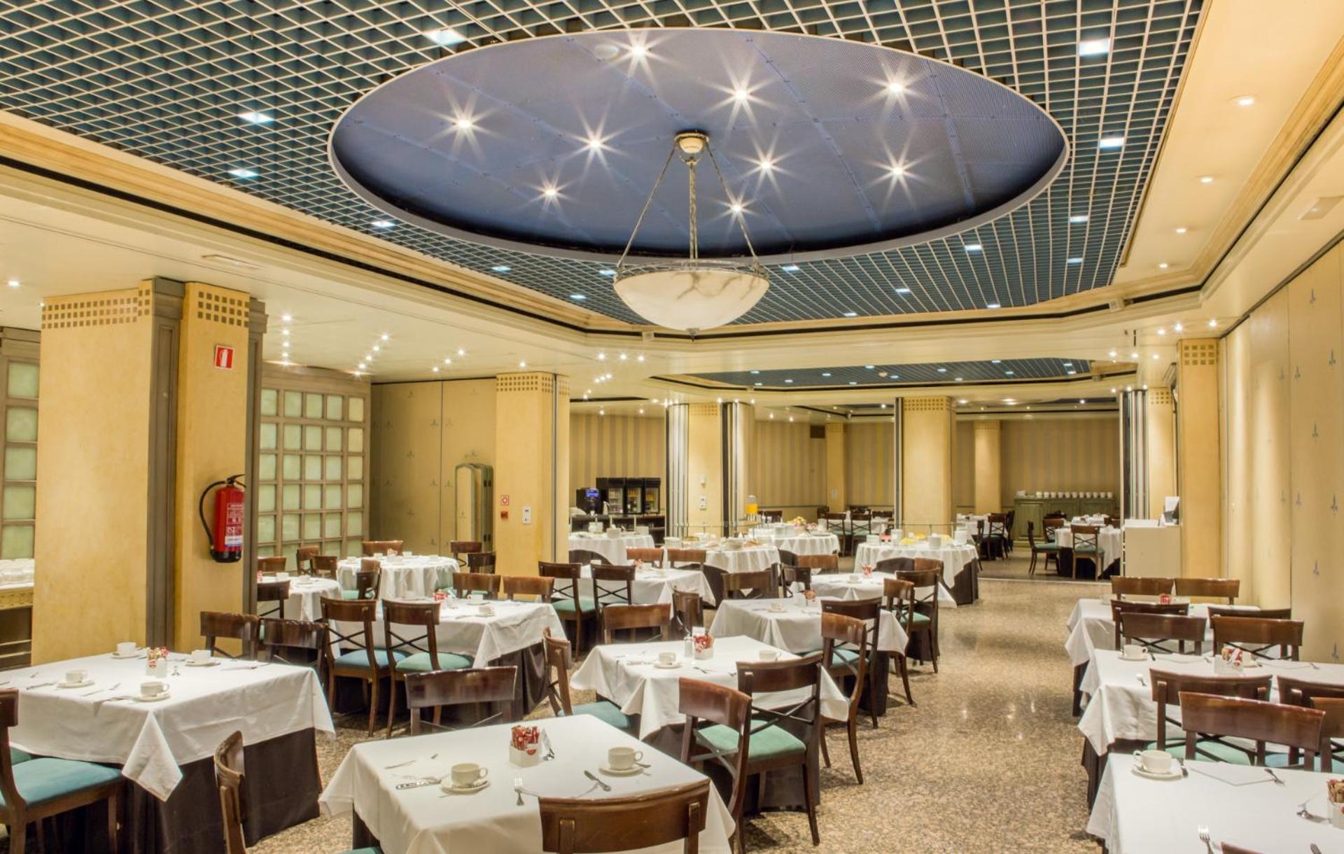 Hotel Palafox Zaragoza Exteriör bild Restaurant