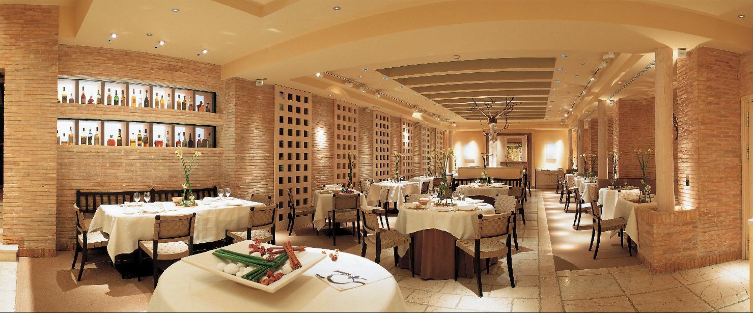 Hotel Palafox Zaragoza Exteriör bild Restaurant interior