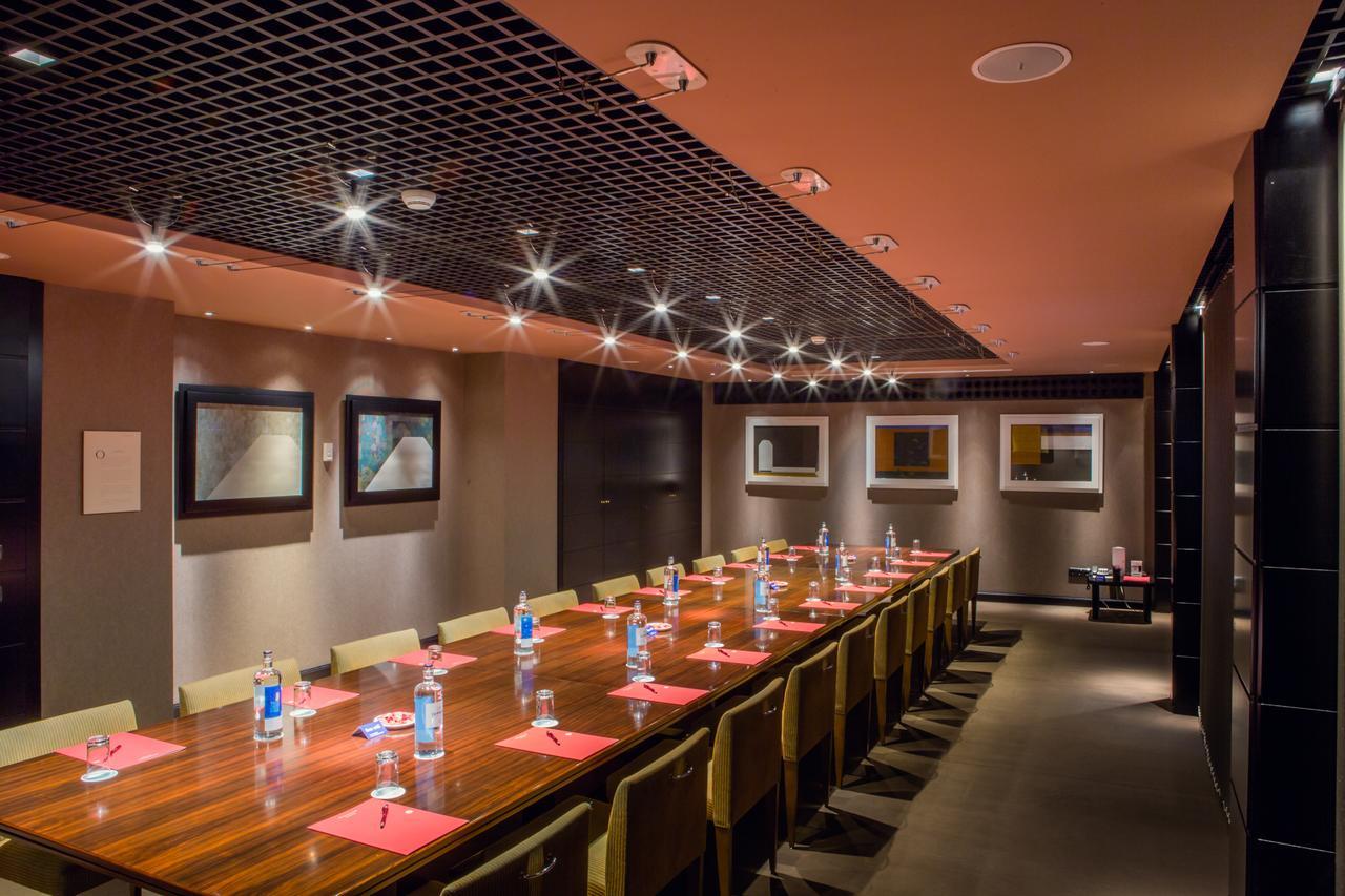 Hotel Palafox Zaragoza Exteriör bild Meeting room at the hotel