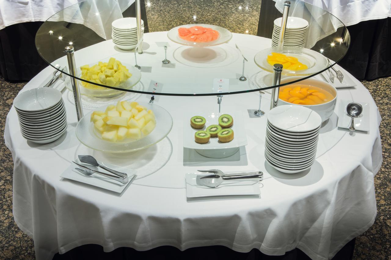 Hotel Palafox Zaragoza Exteriör bild A fruit salad