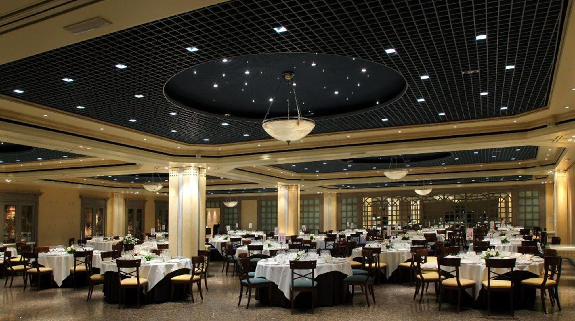 Hotel Palafox Zaragoza Exteriör bild The ballroom at the Ritz-Carlton, Tysons