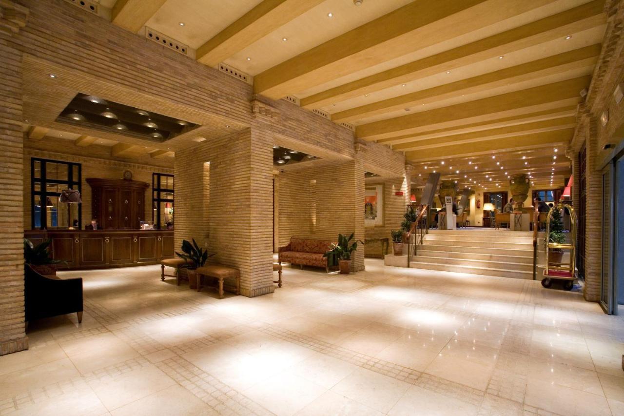 Hotel Palafox Zaragoza Exteriör bild Lobby